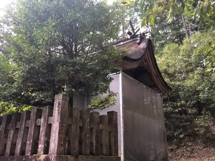 雷神社の本殿