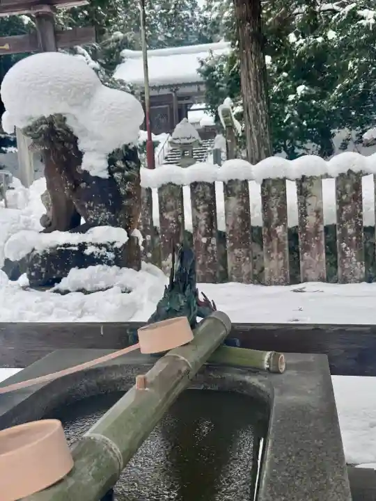倭文神社の{uncategorized: "未分類", other: "その他", undefined: "問題あり", building: "その他建物", grave: "お墓", sacred_gate: "鳥居", guardian: "狛犬", statue: "像", buddha: "仏像", history: "歴史", nature: "自然", garden: "庭園", animal: "動物", pagoda: "塔", temizu: "手水舎", mountain_gate: "山門・神門", sanctuary: "本殿・本堂", subordinate: "末社・摂社", art: "芸術", scenery: "景色", jizo: "地蔵", ema: "絵馬", goshuin: "御朱印", omikuji: "おみくじ", items: "授与品その他", amulet: "お守り", goshuincho: "御朱印帳", eats: "食事", festival: "お祭り", votive_dance: "神楽", shichigosan: "七五三参", wedding: "結婚式", experience: "体験その他", initially: "初詣", around: "周辺", anti_infection: "感染症対策"}