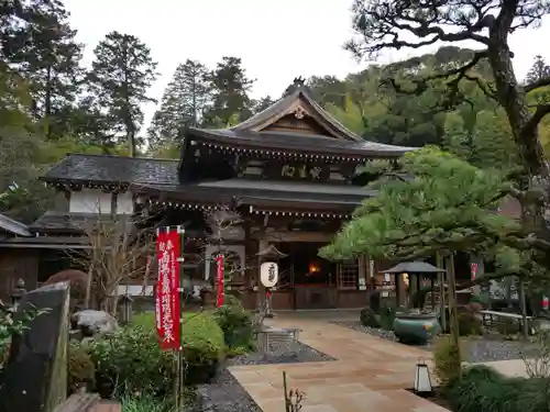 目の霊山　油山寺の本殿・本堂