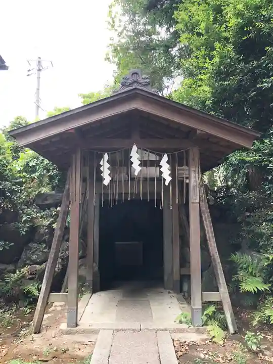 木嶋坐天照御魂神社の末社・摂社