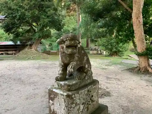 八幡神社の狛犬