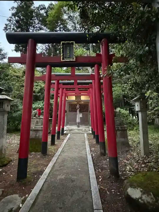 大瀧神社の{uncategorized: "未分類", other: "その他", undefined: "問題あり", building: "その他建物", grave: "お墓", sacred_gate: "鳥居", guardian: "狛犬", statue: "像", buddha: "仏像", history: "歴史", nature: "自然", garden: "庭園", animal: "動物", pagoda: "塔", temizu: "手水舎", mountain_gate: "山門・神門", sanctuary: "本殿・本堂", subordinate: "末社・摂社", art: "芸術", scenery: "景色", jizo: "地蔵", ema: "絵馬", goshuin: "御朱印", omikuji: "おみくじ", items: "授与品その他", amulet: "お守り", goshuincho: "御朱印帳", eats: "食事", festival: "お祭り", votive_dance: "神楽", shichigosan: "七五三参", wedding: "結婚式", experience: "体験その他", initially: "初詣", around: "周辺", anti_infection: "感染症対策"}