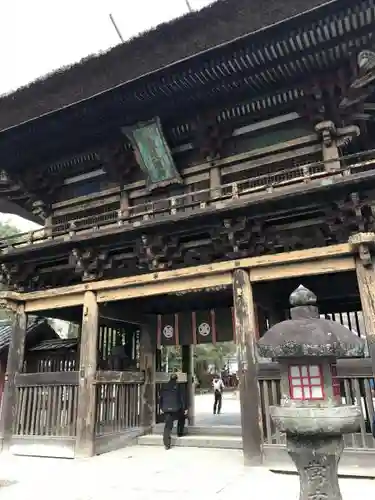 青井阿蘇神社の山門