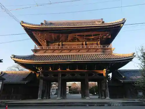 赤羽別院親宣寺の山門・神門
