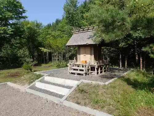 二見湖畔神社の本殿