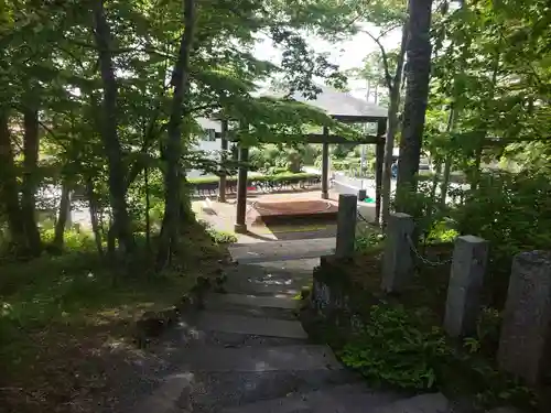 山中諏訪神社のその他建物