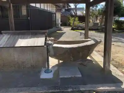 己爾乃神社の手水舎