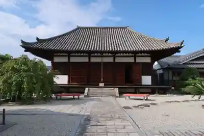 額安寺の本殿・本堂