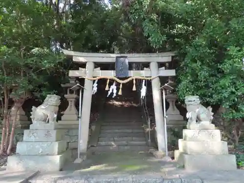 国玉神社の鳥居