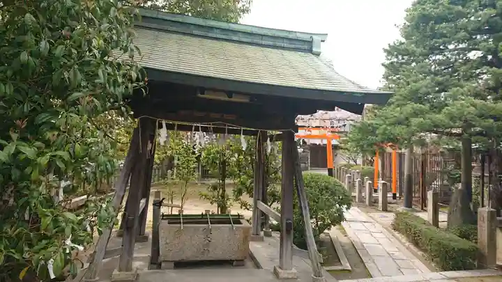 剣神社の手水舎