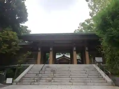 東郷神社の山門・神門