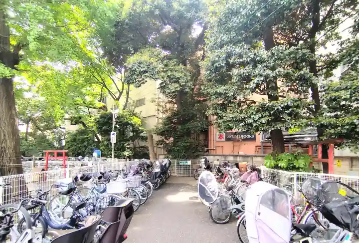 稲荷神社の{uncategorized: "未分類", other: "その他", undefined: "問題あり", building: "その他建物", grave: "お墓", sacred_gate: "鳥居", guardian: "狛犬", statue: "像", buddha: "仏像", history: "歴史", nature: "自然", garden: "庭園", animal: "動物", pagoda: "塔", temizu: "手水舎", mountain_gate: "山門・神門", sanctuary: "本殿・本堂", subordinate: "末社・摂社", art: "芸術", scenery: "景色", jizo: "地蔵", ema: "絵馬", goshuin: "御朱印", omikuji: "おみくじ", items: "授与品その他", amulet: "お守り", goshuincho: "御朱印帳", eats: "食事", festival: "お祭り", votive_dance: "神楽", shichigosan: "七五三参", wedding: "結婚式", experience: "体験その他", initially: "初詣", around: "周辺", anti_infection: "感染症対策"}