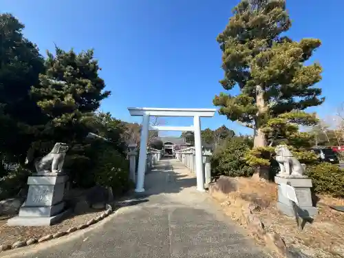 比佐豆知神社の{uncategorized: "未分類", other: "その他", undefined: "問題あり", building: "その他建物", grave: "お墓", sacred_gate: "鳥居", guardian: "狛犬", statue: "像", buddha: "仏像", history: "歴史", nature: "自然", garden: "庭園", animal: "動物", pagoda: "塔", temizu: "手水舎", mountain_gate: "山門・神門", sanctuary: "本殿・本堂", subordinate: "末社・摂社", art: "芸術", scenery: "景色", jizo: "地蔵", ema: "絵馬", goshuin: "御朱印", omikuji: "おみくじ", items: "授与品その他", amulet: "お守り", goshuincho: "御朱印帳", eats: "食事", festival: "お祭り", votive_dance: "神楽", shichigosan: "七五三参", wedding: "結婚式", experience: "体験その他", initially: "初詣", around: "周辺", anti_infection: "感染症対策"}