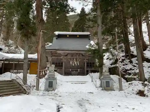 羽山神社の本殿・本堂