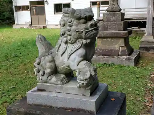 大鳥神社の狛犬