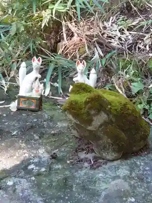 矢背負稲荷神社の狛犬