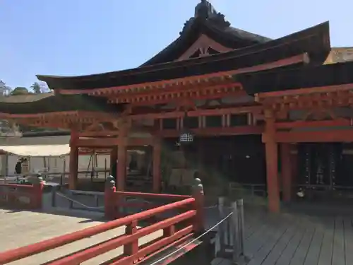 厳島神社の本殿