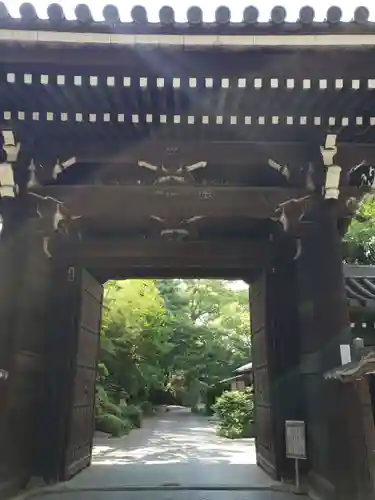 真盛寺の山門