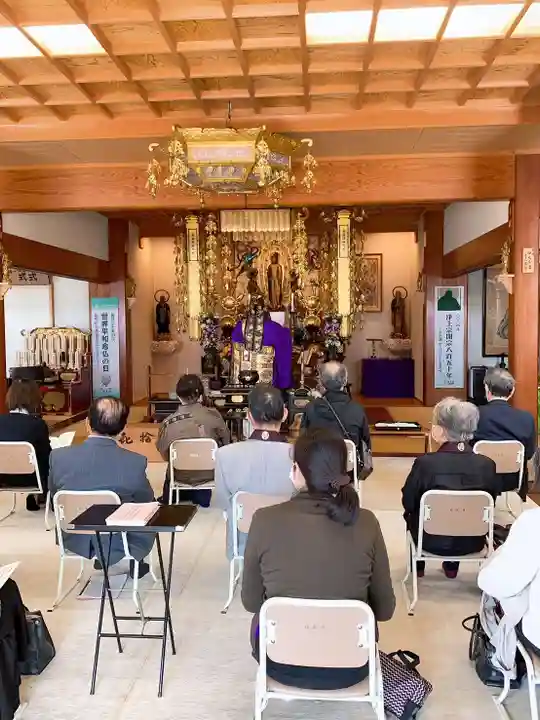 信楽寺の本殿・本堂