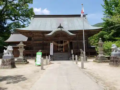 與止日女神社の本殿