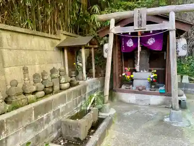 岩窟不動尊（巌窟不動尊／窟堂不動尊／窟堂／岩屋堂）(神奈川県)