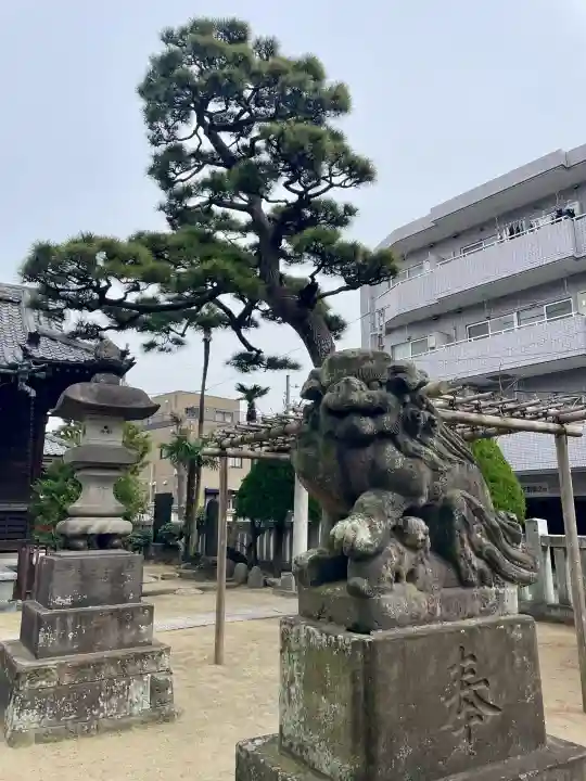 胡録神社の{uncategorized: "未分類", other: "その他", undefined: "問題あり", building: "その他建物", grave: "お墓", sacred_gate: "鳥居", guardian: "狛犬", statue: "像", buddha: "仏像", history: "歴史", nature: "自然", garden: "庭園", animal: "動物", pagoda: "塔", temizu: "手水舎", mountain_gate: "山門・神門", sanctuary: "本殿・本堂", subordinate: "末社・摂社", art: "芸術", scenery: "景色", jizo: "地蔵", ema: "絵馬", goshuin: "御朱印", omikuji: "おみくじ", items: "授与品その他", amulet: "お守り", goshuincho: "御朱印帳", eats: "食事", festival: "お祭り", votive_dance: "神楽", shichigosan: "七五三参", wedding: "結婚式", experience: "体験その他", initially: "初詣", around: "周辺", anti_infection: "感染症対策"}
