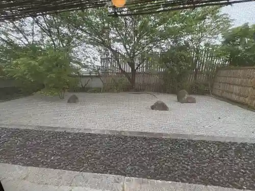 護船観音 妙法禅寺の{uncategorized: "未分類", other: "その他", undefined: "問題あり", building: "その他建物", grave: "お墓", sacred_gate: "鳥居", guardian: "狛犬", statue: "像", buddha: "仏像", history: "歴史", nature: "自然", garden: "庭園", animal: "動物", pagoda: "塔", temizu: "手水舎", mountain_gate: "山門・神門", sanctuary: "本殿・本堂", subordinate: "末社・摂社", art: "芸術", scenery: "景色", jizo: "地蔵", ema: "絵馬", goshuin: "御朱印", omikuji: "おみくじ", items: "授与品その他", amulet: "お守り", goshuincho: "御朱印帳", eats: "食事", festival: "お祭り", votive_dance: "神楽", shichigosan: "七五三参", wedding: "結婚式", experience: "体験その他", initially: "初詣", around: "周辺", anti_infection: "感染症対策"}