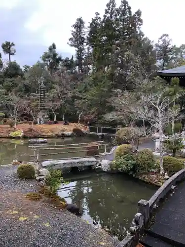 清凉寺の庭園