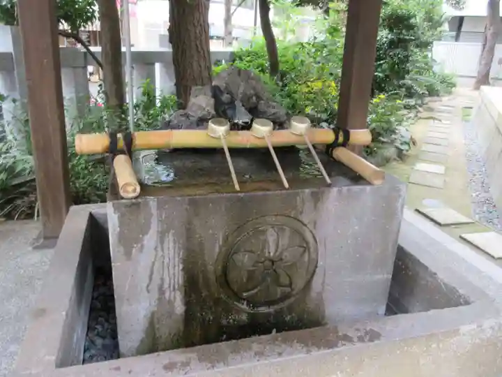 太田姫稲荷神社の手水舎