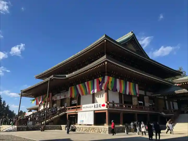 成田山新勝寺の{uncategorized: "未分類", other: "その他", undefined: "問題あり", building: "その他建物", grave: "お墓", sacred_gate: "鳥居", guardian: "狛犬", statue: "像", buddha: "仏像", history: "歴史", nature: "自然", garden: "庭園", animal: "動物", pagoda: "塔", temizu: "手水舎", mountain_gate: "山門・神門", sanctuary: "本殿・本堂", subordinate: "末社・摂社", art: "芸術", scenery: "景色", jizo: "地蔵", ema: "絵馬", goshuin: "御朱印", omikuji: "おみくじ", items: "授与品その他", amulet: "お守り", goshuincho: "御朱印帳", eats: "食事", festival: "お祭り", votive_dance: "神楽", shichigosan: "七五三参", wedding: "結婚式", experience: "体験その他", initially: "初詣", around: "周辺", anti_infection: "感染症対策"}