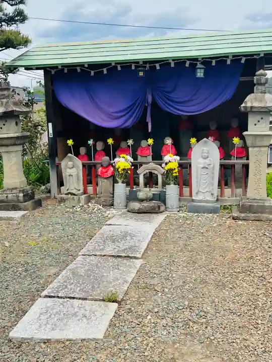 成田山安養寺の{uncategorized: "未分類", other: "その他", undefined: "問題あり", building: "その他建物", grave: "お墓", sacred_gate: "鳥居", guardian: "狛犬", statue: "像", buddha: "仏像", history: "歴史", nature: "自然", garden: "庭園", animal: "動物", pagoda: "塔", temizu: "手水舎", mountain_gate: "山門・神門", sanctuary: "本殿・本堂", subordinate: "末社・摂社", art: "芸術", scenery: "景色", jizo: "地蔵", ema: "絵馬", goshuin: "御朱印", omikuji: "おみくじ", items: "授与品その他", amulet: "お守り", goshuincho: "御朱印帳", eats: "食事", festival: "お祭り", votive_dance: "神楽", shichigosan: "七五三参", wedding: "結婚式", experience: "体験その他", initially: "初詣", around: "周辺", anti_infection: "感染症対策"}