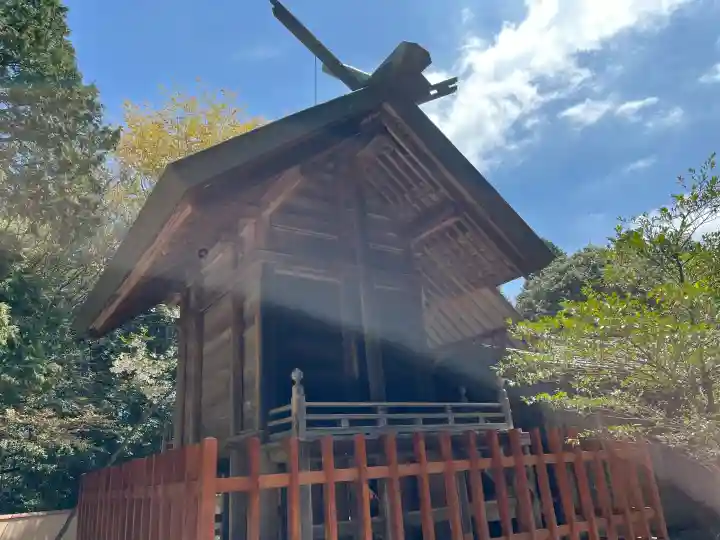 熊山神社の{uncategorized: "未分類", other: "その他", undefined: "問題あり", building: "その他建物", grave: "お墓", sacred_gate: "鳥居", guardian: "狛犬", statue: "像", buddha: "仏像", history: "歴史", nature: "自然", garden: "庭園", animal: "動物", pagoda: "塔", temizu: "手水舎", mountain_gate: "山門・神門", sanctuary: "本殿・本堂", subordinate: "末社・摂社", art: "芸術", scenery: "景色", jizo: "地蔵", ema: "絵馬", goshuin: "御朱印", omikuji: "おみくじ", items: "授与品その他", amulet: "お守り", goshuincho: "御朱印帳", eats: "食事", festival: "お祭り", votive_dance: "神楽", shichigosan: "七五三参", wedding: "結婚式", experience: "体験その他", initially: "初詣", around: "周辺", anti_infection: "感染症対策"}