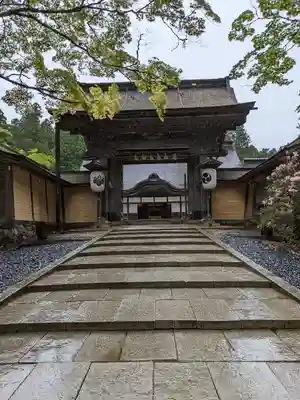 高野山金剛峯寺の山門・神門