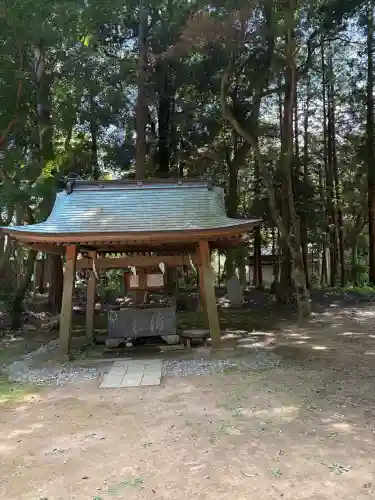 小御門神社の{uncategorized: "未分類", other: "その他", undefined: "問題あり", building: "その他建物", grave: "お墓", sacred_gate: "鳥居", guardian: "狛犬", statue: "像", buddha: "仏像", history: "歴史", nature: "自然", garden: "庭園", animal: "動物", pagoda: "塔", temizu: "手水舎", mountain_gate: "山門・神門", sanctuary: "本殿・本堂", subordinate: "末社・摂社", art: "芸術", scenery: "景色", jizo: "地蔵", ema: "絵馬", goshuin: "御朱印", omikuji: "おみくじ", items: "授与品その他", amulet: "お守り", goshuincho: "御朱印帳", eats: "食事", festival: "お祭り", votive_dance: "神楽", shichigosan: "七五三参", wedding: "結婚式", experience: "体験その他", initially: "初詣", around: "周辺", anti_infection: "感染症対策"}