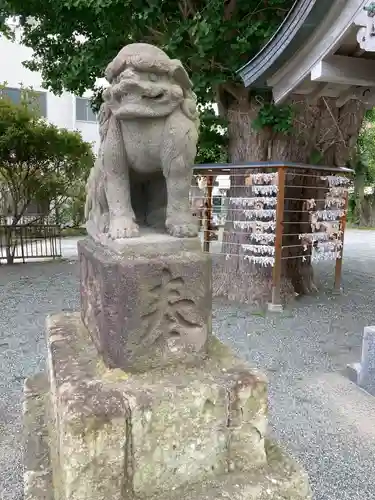 鴨居八幡神社の狛犬