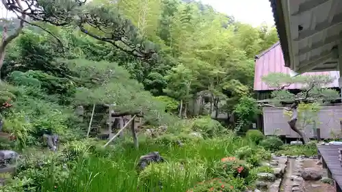 積翠寺の庭園