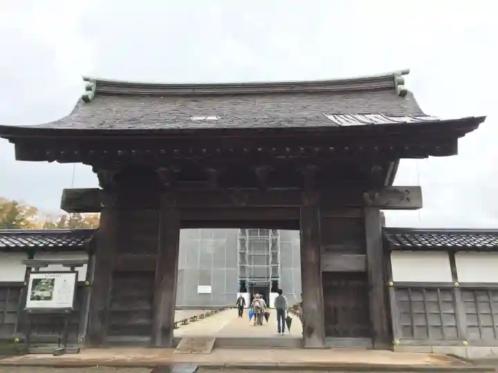 瑞龍寺の山門・神門
