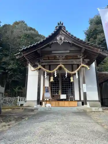 宮崎神社の{uncategorized: "未分類", other: "その他", undefined: "問題あり", building: "その他建物", grave: "お墓", sacred_gate: "鳥居", guardian: "狛犬", statue: "像", buddha: "仏像", history: "歴史", nature: "自然", garden: "庭園", animal: "動物", pagoda: "塔", temizu: "手水舎", mountain_gate: "山門・神門", sanctuary: "本殿・本堂", subordinate: "末社・摂社", art: "芸術", scenery: "景色", jizo: "地蔵", ema: "絵馬", goshuin: "御朱印", omikuji: "おみくじ", items: "授与品その他", amulet: "お守り", goshuincho: "御朱印帳", eats: "食事", festival: "お祭り", votive_dance: "神楽", shichigosan: "七五三参", wedding: "結婚式", experience: "体験その他", initially: "初詣", around: "周辺", anti_infection: "感染症対策"}