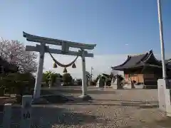 諏訪神社の鳥居