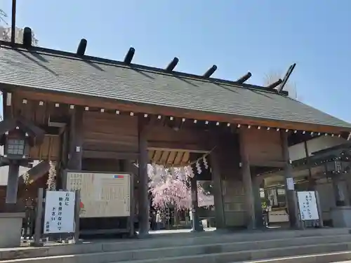 開成山大神宮の山門