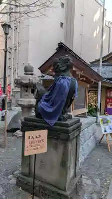 日本橋日枝神社の{uncategorized: "未分類", other: "その他", undefined: "問題あり", building: "その他建物", grave: "お墓", sacred_gate: "鳥居", guardian: "狛犬", statue: "像", buddha: "仏像", history: "歴史", nature: "自然", garden: "庭園", animal: "動物", pagoda: "塔", temizu: "手水舎", mountain_gate: "山門・神門", sanctuary: "本殿・本堂", subordinate: "末社・摂社", art: "芸術", scenery: "景色", jizo: "地蔵", ema: "絵馬", goshuin: "御朱印", omikuji: "おみくじ", items: "授与品その他", amulet: "お守り", goshuincho: "御朱印帳", eats: "食事", festival: "お祭り", votive_dance: "神楽", shichigosan: "七五三参", wedding: "結婚式", experience: "体験その他", initially: "初詣", around: "周辺", anti_infection: "感染症対策"}