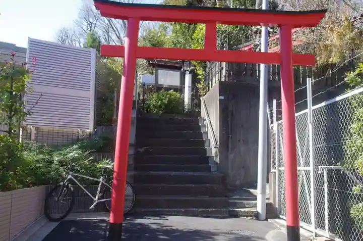 東山稲荷神社の鳥居