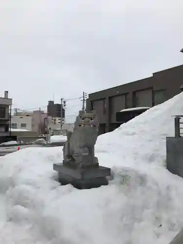 信濃神社の狛犬