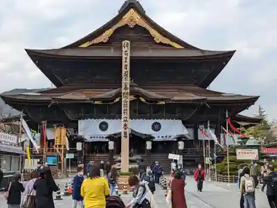 善光寺の本殿・本堂