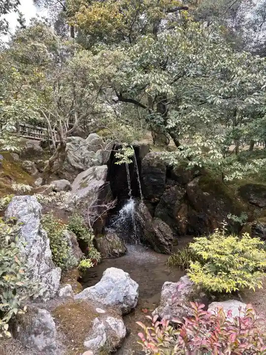 鹿苑寺(金閣寺)の{uncategorized: "未分類", other: "その他", undefined: "問題あり", building: "その他建物", grave: "お墓", sacred_gate: "鳥居", guardian: "狛犬", statue: "像", buddha: "仏像", history: "歴史", nature: "自然", garden: "庭園", animal: "動物", pagoda: "塔", temizu: "手水舎", mountain_gate: "山門・神門", sanctuary: "本殿・本堂", subordinate: "末社・摂社", art: "芸術", scenery: "景色", jizo: "地蔵", ema: "絵馬", goshuin: "御朱印", omikuji: "おみくじ", items: "授与品その他", amulet: "お守り", goshuincho: "御朱印帳", eats: "食事", festival: "お祭り", votive_dance: "神楽", shichigosan: "七五三参", wedding: "結婚式", experience: "体験その他", initially: "初詣", around: "周辺", anti_infection: "感染症対策"}
