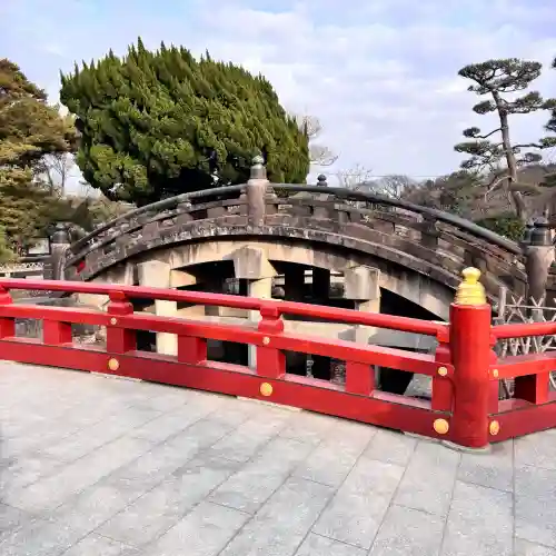 鶴岡八幡宮の{uncategorized: "未分類", other: "その他", undefined: "問題あり", building: "その他建物", grave: "お墓", sacred_gate: "鳥居", guardian: "狛犬", statue: "像", buddha: "仏像", history: "歴史", nature: "自然", garden: "庭園", animal: "動物", pagoda: "塔", temizu: "手水舎", mountain_gate: "山門・神門", sanctuary: "本殿・本堂", subordinate: "末社・摂社", art: "芸術", scenery: "景色", jizo: "地蔵", ema: "絵馬", goshuin: "御朱印", omikuji: "おみくじ", items: "授与品その他", amulet: "お守り", goshuincho: "御朱印帳", eats: "食事", festival: "お祭り", votive_dance: "神楽", shichigosan: "七五三参", wedding: "結婚式", experience: "体験その他", initially: "初詣", around: "周辺", anti_infection: "感染症対策"}