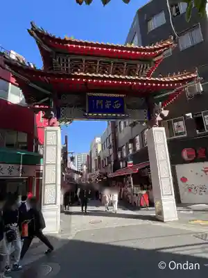 昼は中華街へ。中はすごい人、外人さん多いです。