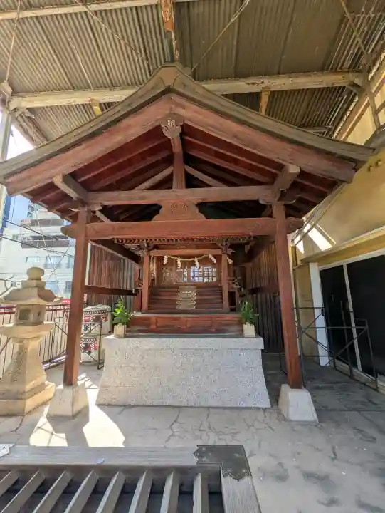 東川崎蛭子神社の{uncategorized: "未分類", other: "その他", undefined: "問題あり", building: "その他建物", grave: "お墓", sacred_gate: "鳥居", guardian: "狛犬", statue: "像", buddha: "仏像", history: "歴史", nature: "自然", garden: "庭園", animal: "動物", pagoda: "塔", temizu: "手水舎", mountain_gate: "山門・神門", sanctuary: "本殿・本堂", subordinate: "末社・摂社", art: "芸術", scenery: "景色", jizo: "地蔵", ema: "絵馬", goshuin: "御朱印", omikuji: "おみくじ", items: "授与品その他", amulet: "お守り", goshuincho: "御朱印帳", eats: "食事", festival: "お祭り", votive_dance: "神楽", shichigosan: "七五三参", wedding: "結婚式", experience: "体験その他", initially: "初詣", around: "周辺", anti_infection: "感染症対策"}
