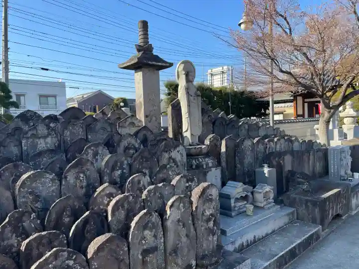 尊勝院の{uncategorized: "未分類", other: "その他", undefined: "問題あり", building: "その他建物", grave: "お墓", sacred_gate: "鳥居", guardian: "狛犬", statue: "像", buddha: "仏像", history: "歴史", nature: "自然", garden: "庭園", animal: "動物", pagoda: "塔", temizu: "手水舎", mountain_gate: "山門・神門", sanctuary: "本殿・本堂", subordinate: "末社・摂社", art: "芸術", scenery: "景色", jizo: "地蔵", ema: "絵馬", goshuin: "御朱印", omikuji: "おみくじ", items: "授与品その他", amulet: "お守り", goshuincho: "御朱印帳", eats: "食事", festival: "お祭り", votive_dance: "神楽", shichigosan: "七五三参", wedding: "結婚式", experience: "体験その他", initially: "初詣", around: "周辺", anti_infection: "感染症対策"}