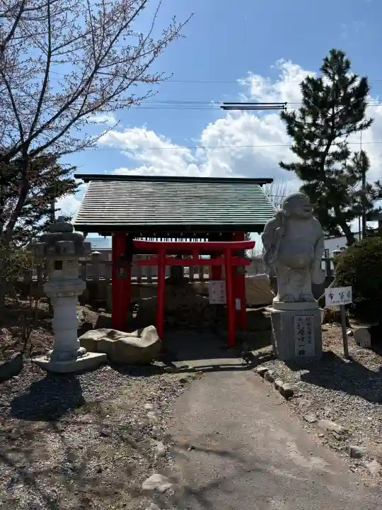 白老八幡神社の{uncategorized: "未分類", other: "その他", undefined: "問題あり", building: "その他建物", grave: "お墓", sacred_gate: "鳥居", guardian: "狛犬", statue: "像", buddha: "仏像", history: "歴史", nature: "自然", garden: "庭園", animal: "動物", pagoda: "塔", temizu: "手水舎", mountain_gate: "山門・神門", sanctuary: "本殿・本堂", subordinate: "末社・摂社", art: "芸術", scenery: "景色", jizo: "地蔵", ema: "絵馬", goshuin: "御朱印", omikuji: "おみくじ", items: "授与品その他", amulet: "お守り", goshuincho: "御朱印帳", eats: "食事", festival: "お祭り", votive_dance: "神楽", shichigosan: "七五三参", wedding: "結婚式", experience: "体験その他", initially: "初詣", around: "周辺", anti_infection: "感染症対策"}
